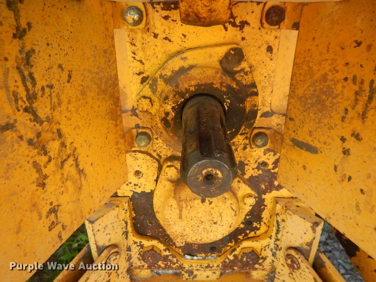 image for item HN9297 International 260A  tractor