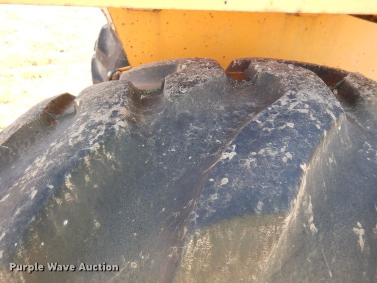 image for item HN9297 International 260A  tractor