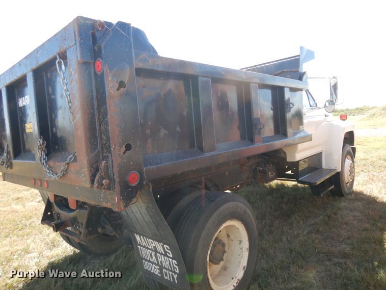 image for item HN9334 1987 Ford F800  dump truck