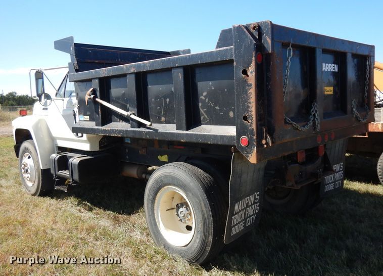 image for item HN9334 1987 Ford F800  dump truck