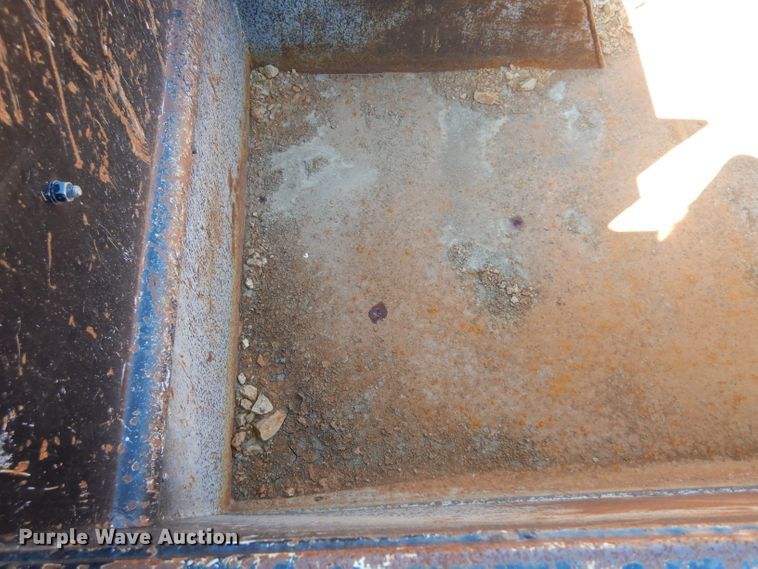 image for item HN9334 1987 Ford F800  dump truck