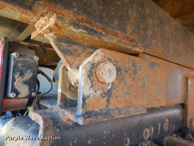 image for item HN9334 1987 Ford F800  dump truck