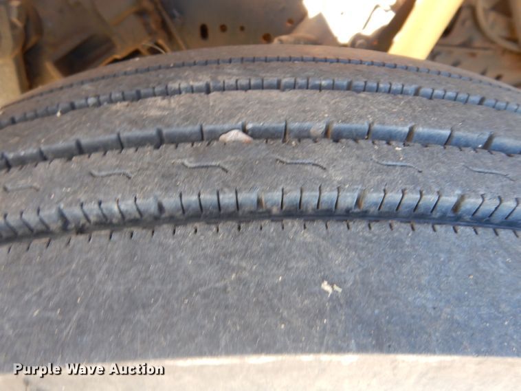 image for item HN9334 1987 Ford F800  dump truck