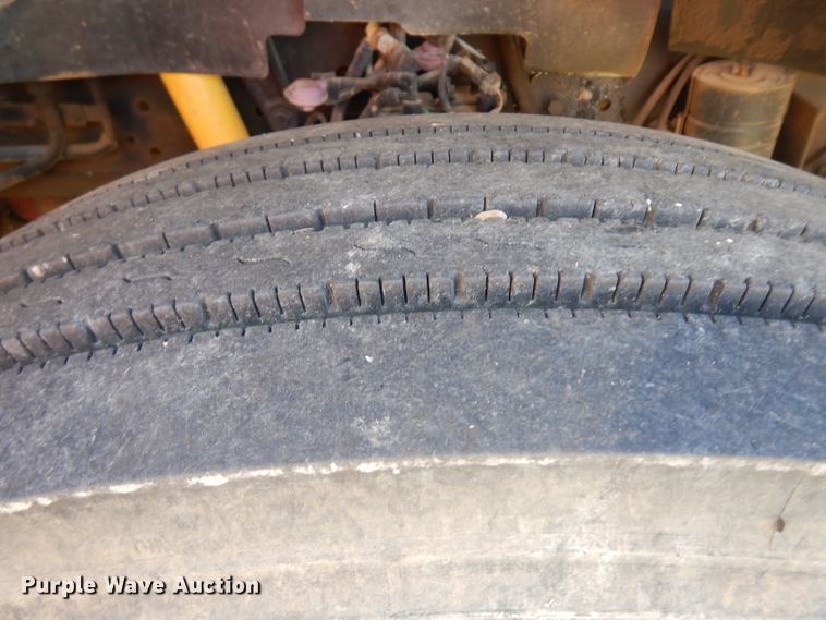 image for item HN9334 1987 Ford F800  dump truck