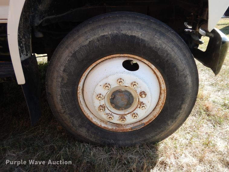 image for item HN9334 1987 Ford F800  dump truck