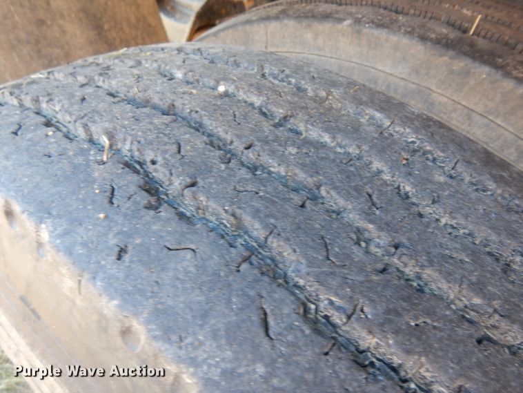 image for item HN9334 1987 Ford F800  dump truck