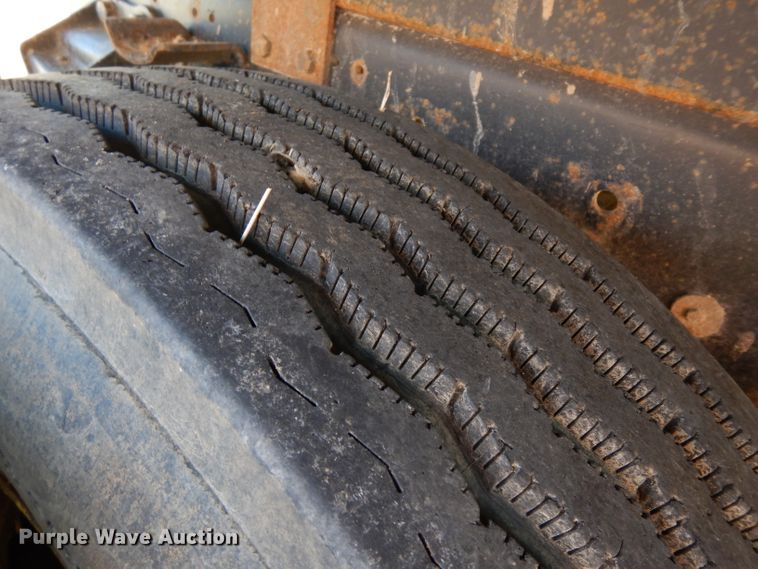 image for item HN9334 1987 Ford F800  dump truck