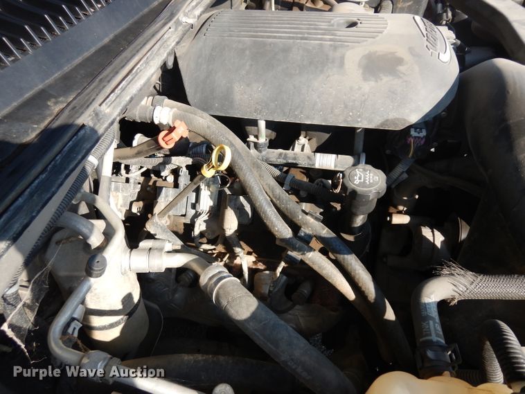 image for item HN9362 2004 Chevrolet Suburban 1500  SUV