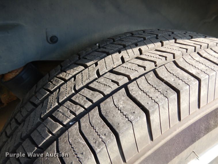 image for item HN9362 2004 Chevrolet Suburban 1500  SUV