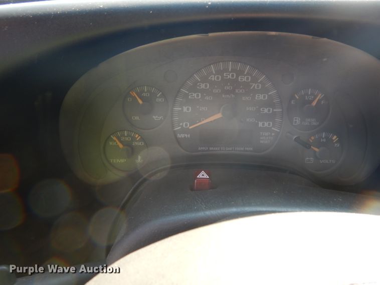 image for item HN9363 2002 Chevrolet Express G3500  school bus