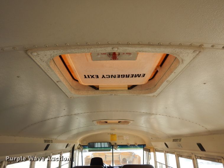 image for item HN9364 1999 International 3800  school bus