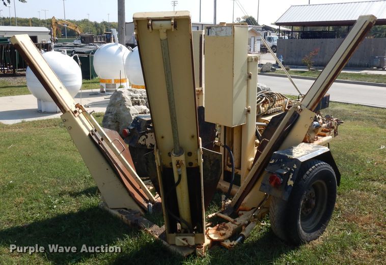 image for item HN9365 1988 Vermeer TS-30 tree spade