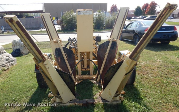 image for item HN9365 1988 Vermeer TS-30 tree spade