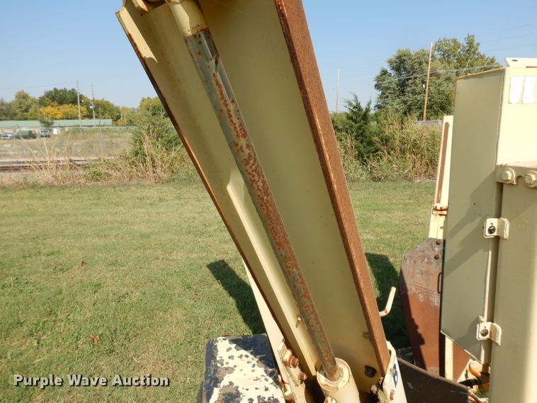 image for item HN9365 1988 Vermeer TS-30 tree spade