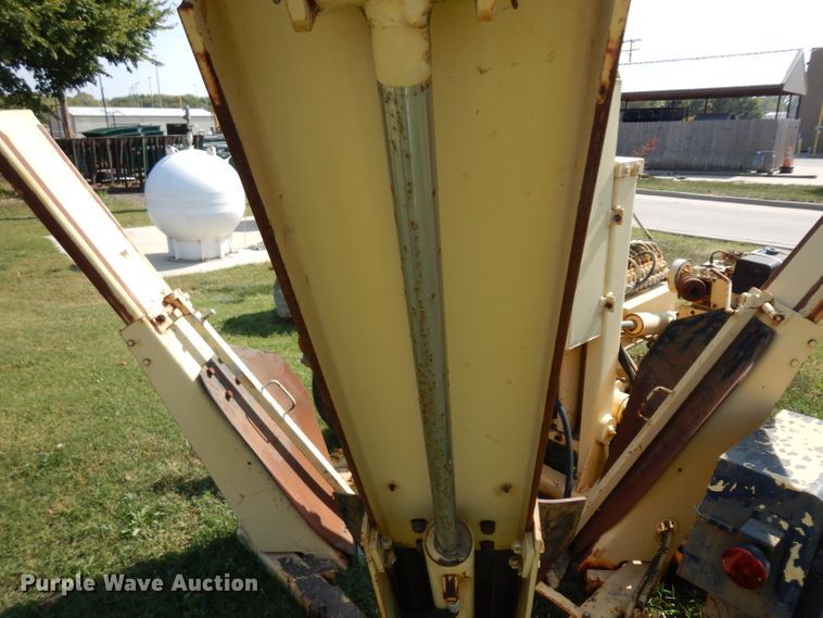 image for item HN9365 1988 Vermeer TS-30 tree spade