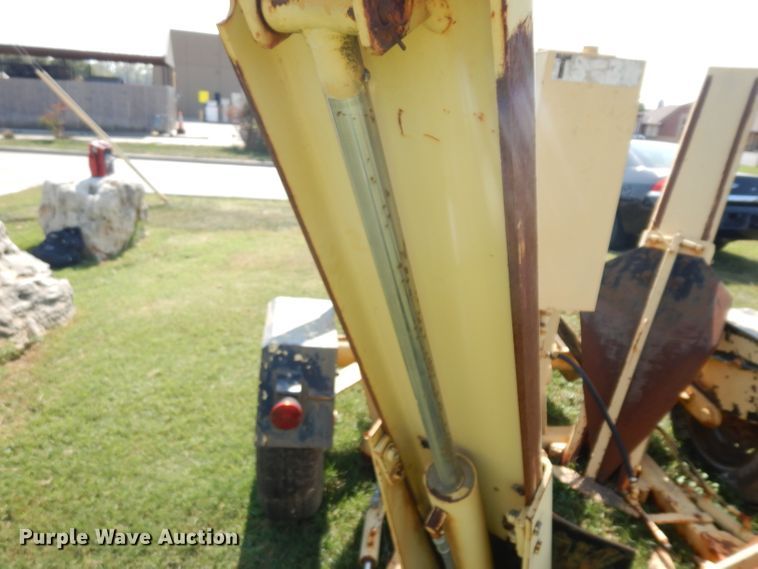 image for item HN9365 1988 Vermeer TS-30 tree spade