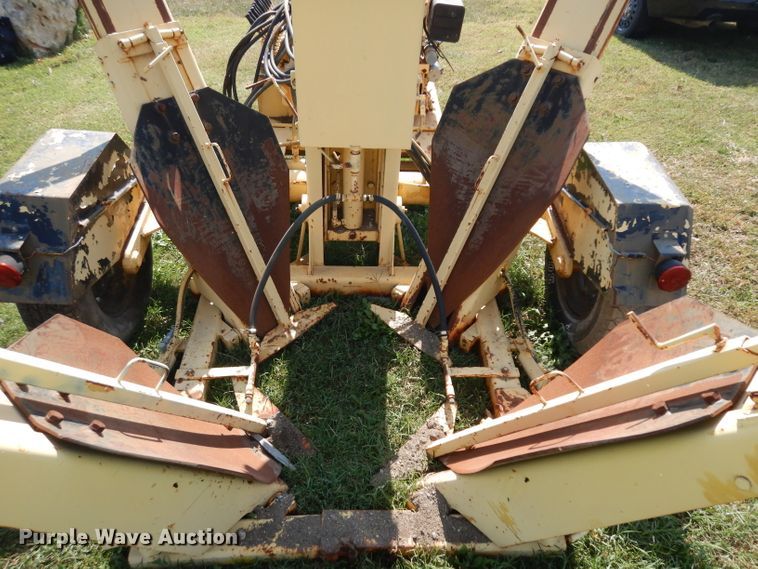 image for item HN9365 1988 Vermeer TS-30 tree spade