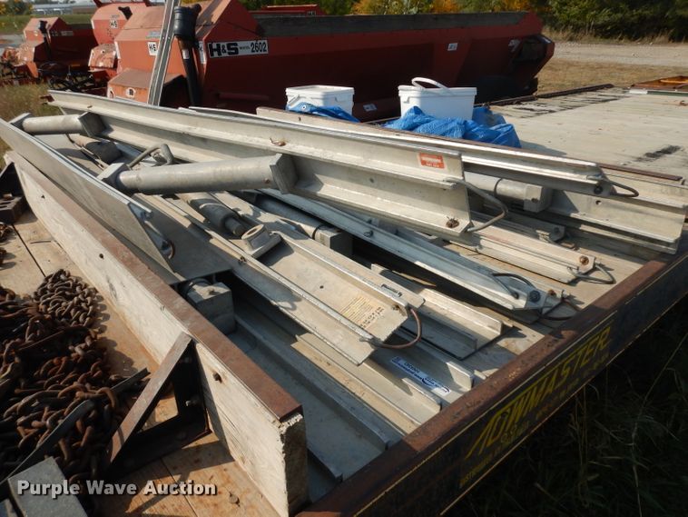 image for item HN9383 Approximately 11 Speed Shore concrete shoring jacks