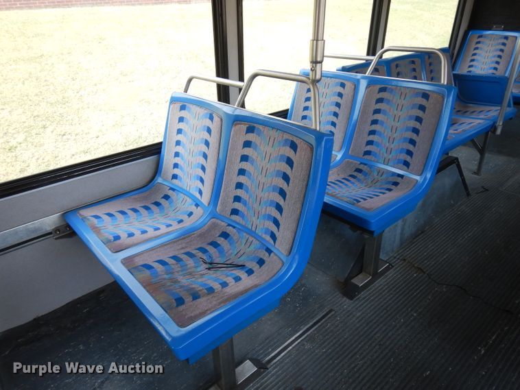 image for item HN9384 2001 Gillig G27B102N4  shuttle bus