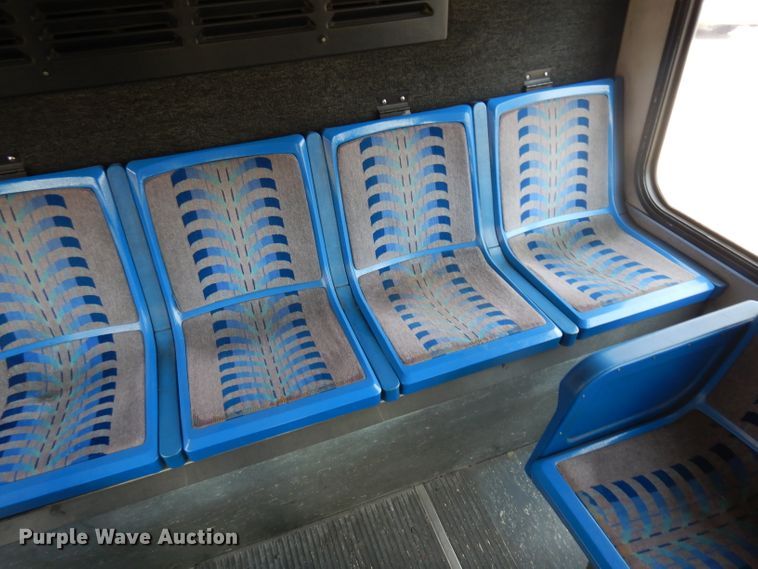 image for item HN9384 2001 Gillig G27B102N4  shuttle bus