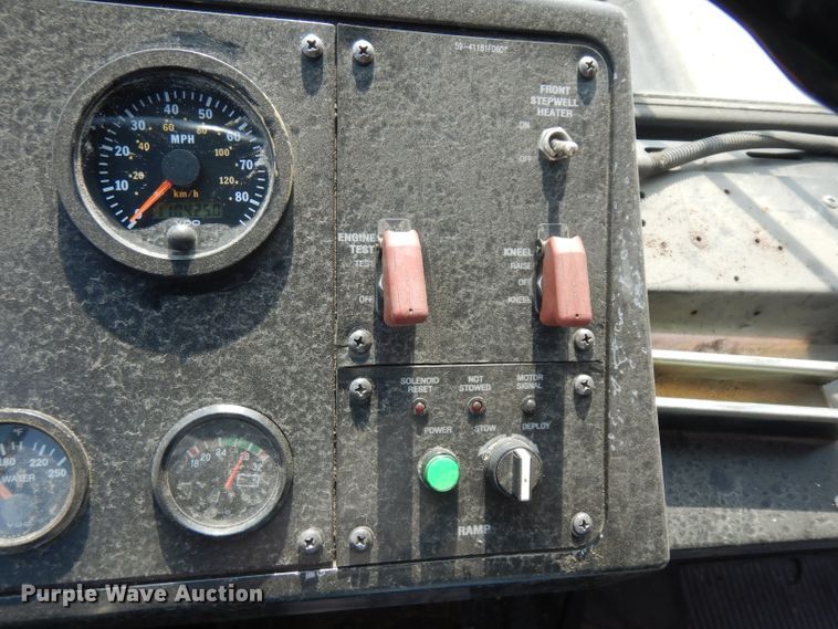 image for item HN9385 2001 Gillig G27B102N4  shuttle bus