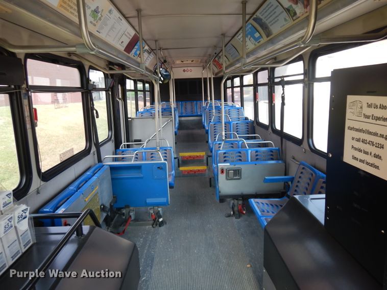 image for item HN9385 2001 Gillig G27B102N4  shuttle bus