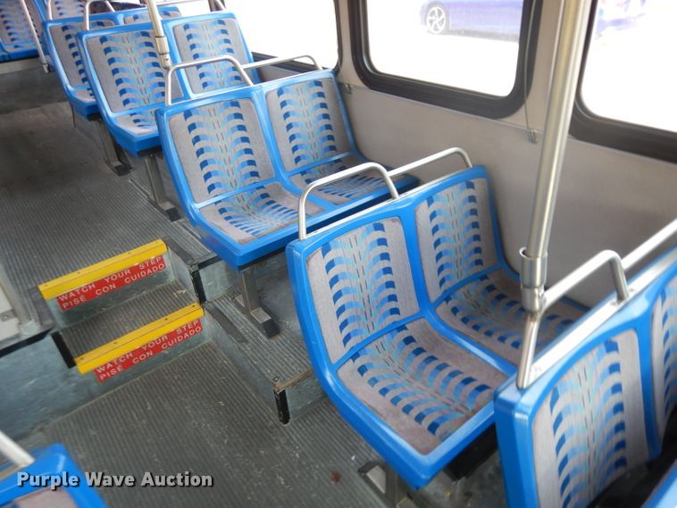 image for item HN9385 2001 Gillig G27B102N4  shuttle bus