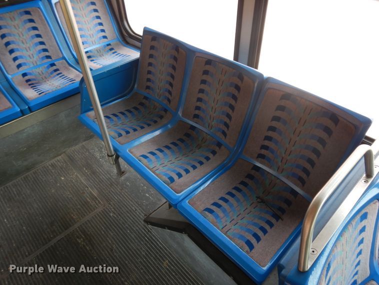 image for item HN9385 2001 Gillig G27B102N4  shuttle bus