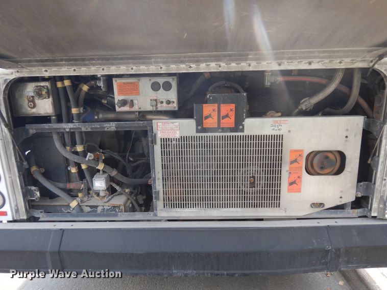 image for item HN9385 2001 Gillig G27B102N4  shuttle bus