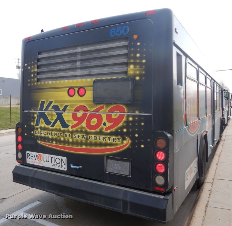 image for item HN9386 2001 Gillig G27B102N4  shuttle bus