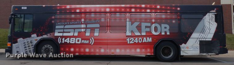 image for item HN9386 2001 Gillig G27B102N4  shuttle bus