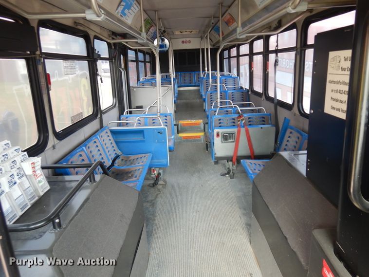 image for item HN9386 2001 Gillig G27B102N4  shuttle bus