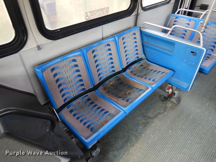 image for item HN9386 2001 Gillig G27B102N4  shuttle bus