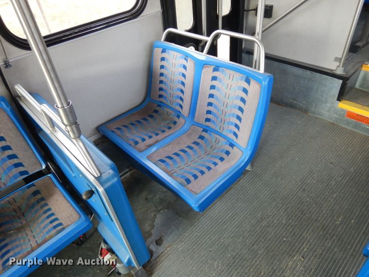 image for item HN9386 2001 Gillig G27B102N4  shuttle bus