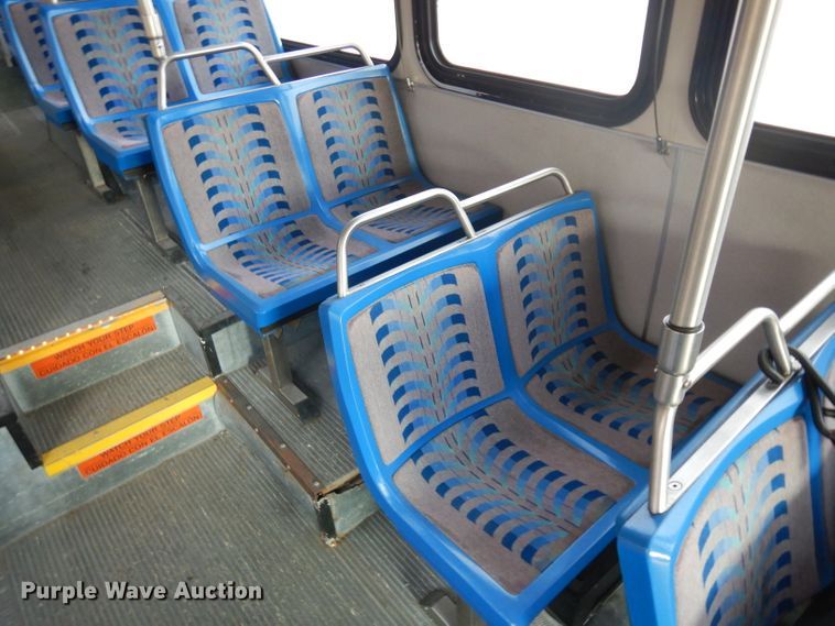 image for item HN9386 2001 Gillig G27B102N4  shuttle bus