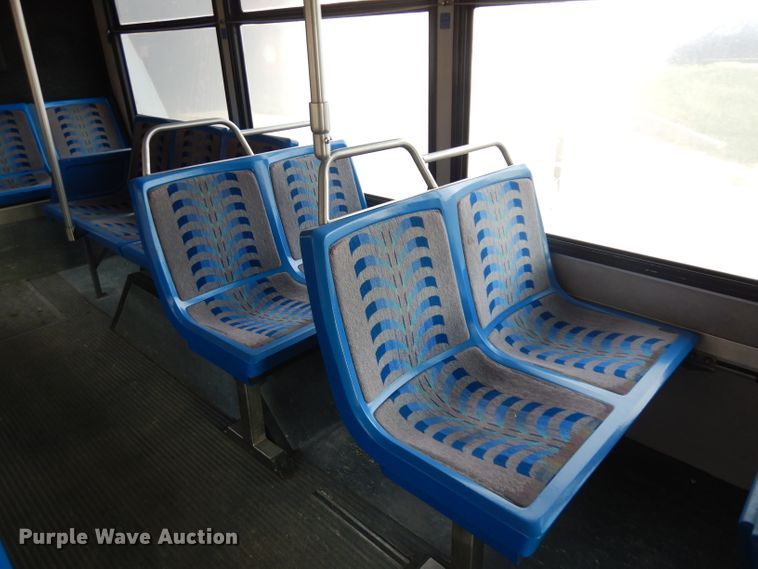 image for item HN9386 2001 Gillig G27B102N4  shuttle bus