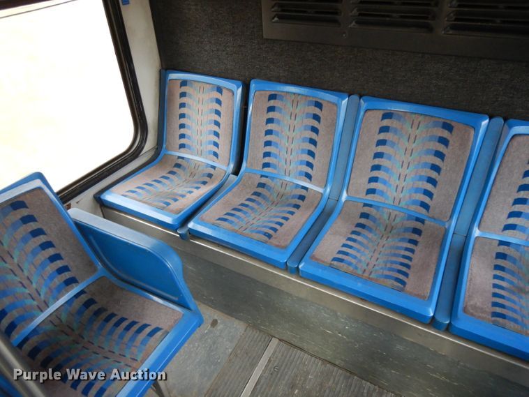 image for item HN9386 2001 Gillig G27B102N4  shuttle bus