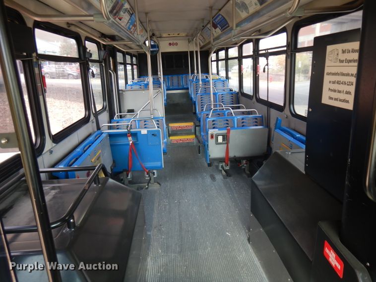 image for item HN9387 2001 Gillig G27B102N4  shuttle bus