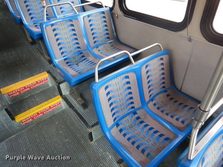 image for item HN9387 2001 Gillig G27B102N4  shuttle bus