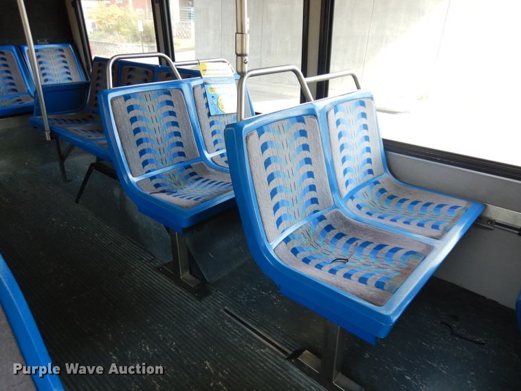 image for item HN9387 2001 Gillig G27B102N4  shuttle bus