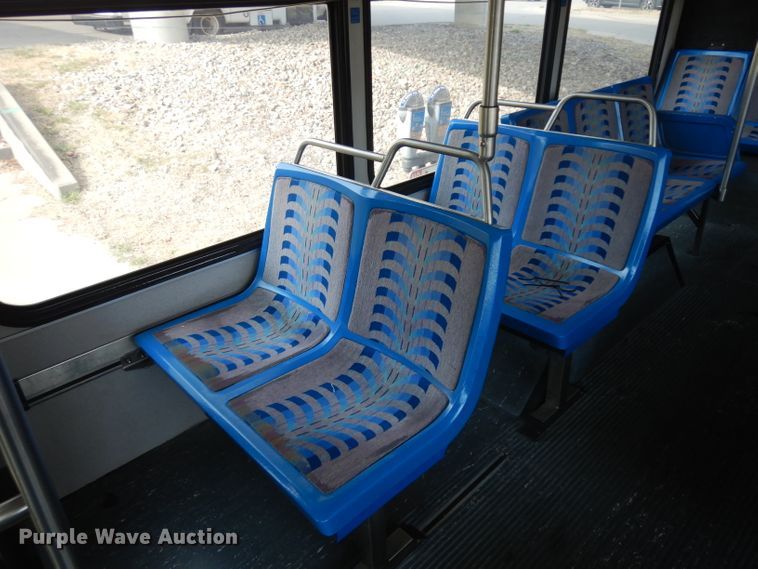 image for item HN9387 2001 Gillig G27B102N4  shuttle bus