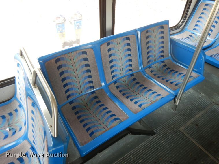 image for item HN9387 2001 Gillig G27B102N4  shuttle bus