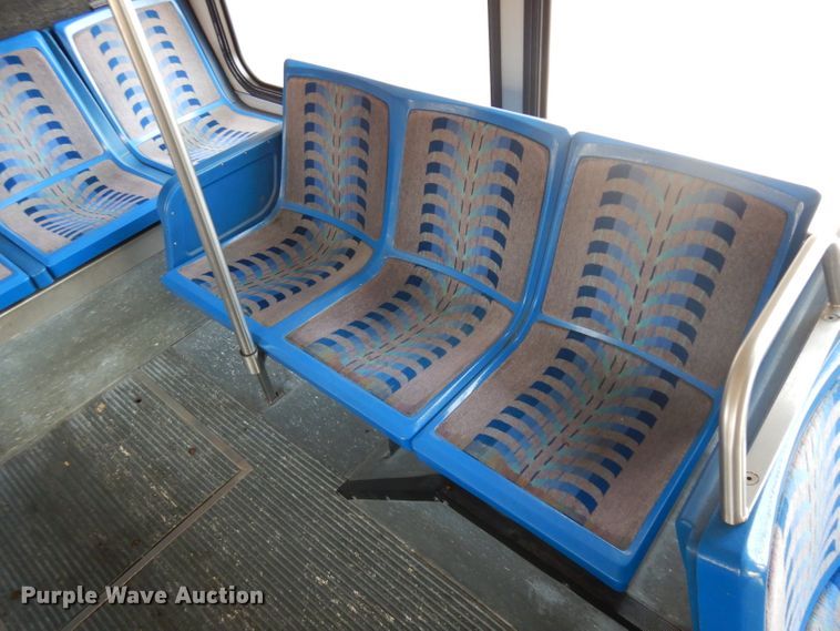 image for item HN9387 2001 Gillig G27B102N4  shuttle bus