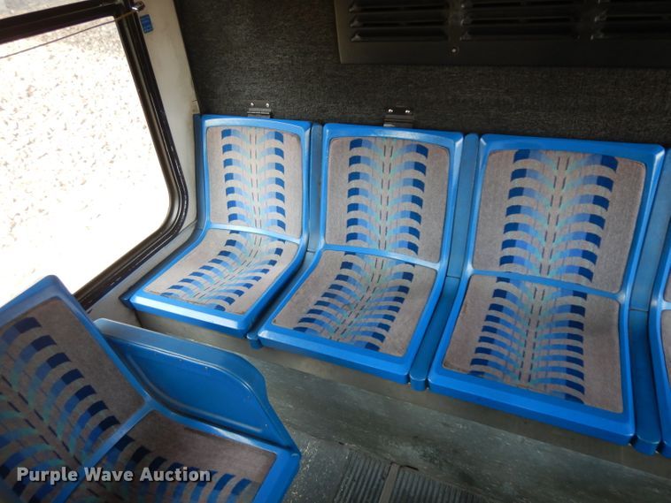 image for item HN9387 2001 Gillig G27B102N4  shuttle bus