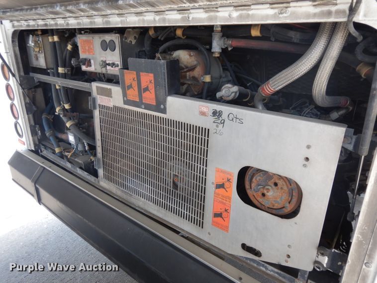 image for item HN9387 2001 Gillig G27B102N4  shuttle bus