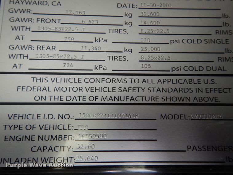 image for item HN9387 2001 Gillig G27B102N4  shuttle bus