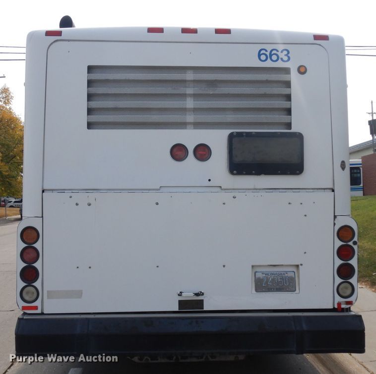 image for item HN9388 2001 Gillig G27B102N4  shuttle bus