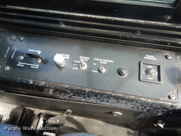 image for item HN9388 2001 Gillig G27B102N4  shuttle bus