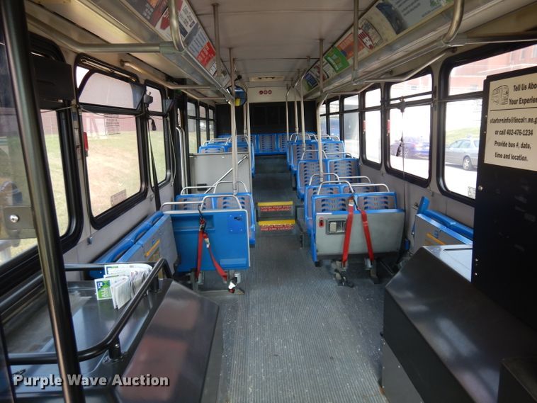 image for item HN9388 2001 Gillig G27B102N4  shuttle bus