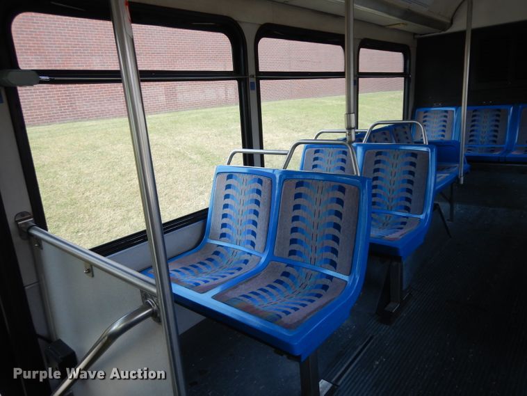 image for item HN9388 2001 Gillig G27B102N4  shuttle bus